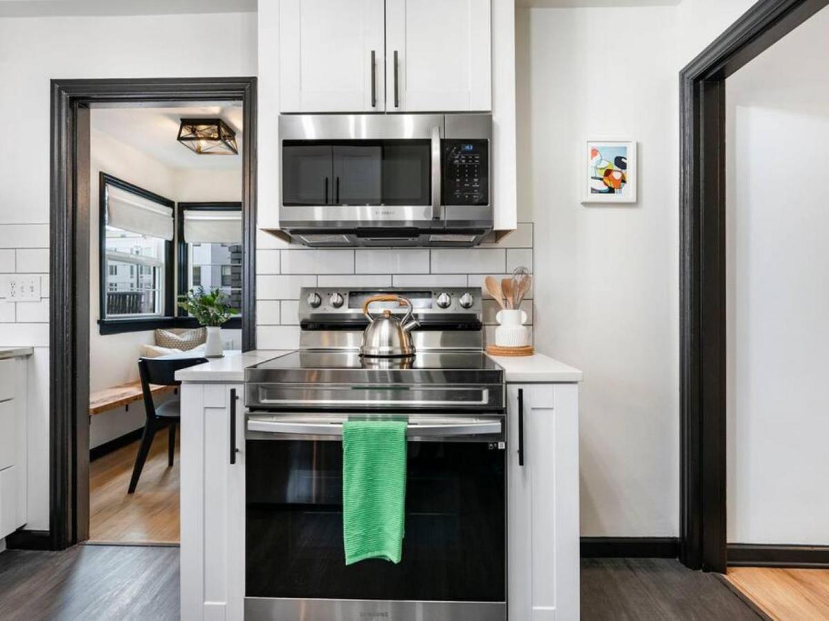 Picture Perfect Bungalow In The Heart Of Dt Vancouver Zewnętrze zdjęcie