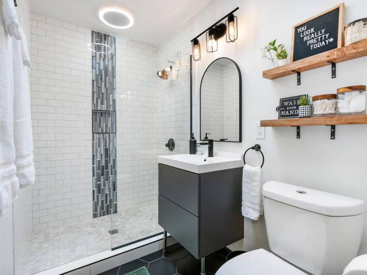 Picture Perfect Bungalow In The Heart Of Dt Vancouver Zewnętrze zdjęcie