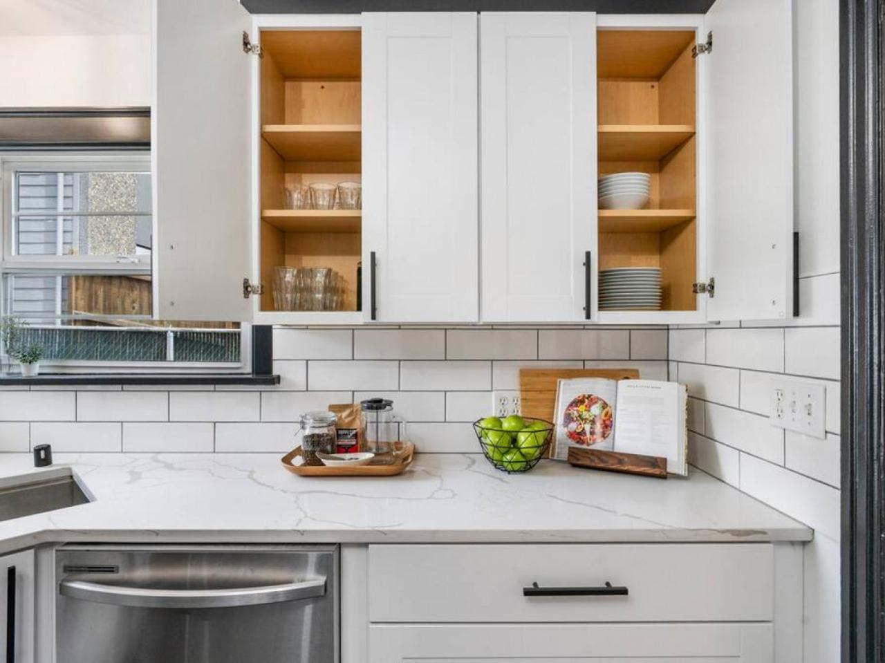Picture Perfect Bungalow In The Heart Of Dt Vancouver Zewnętrze zdjęcie