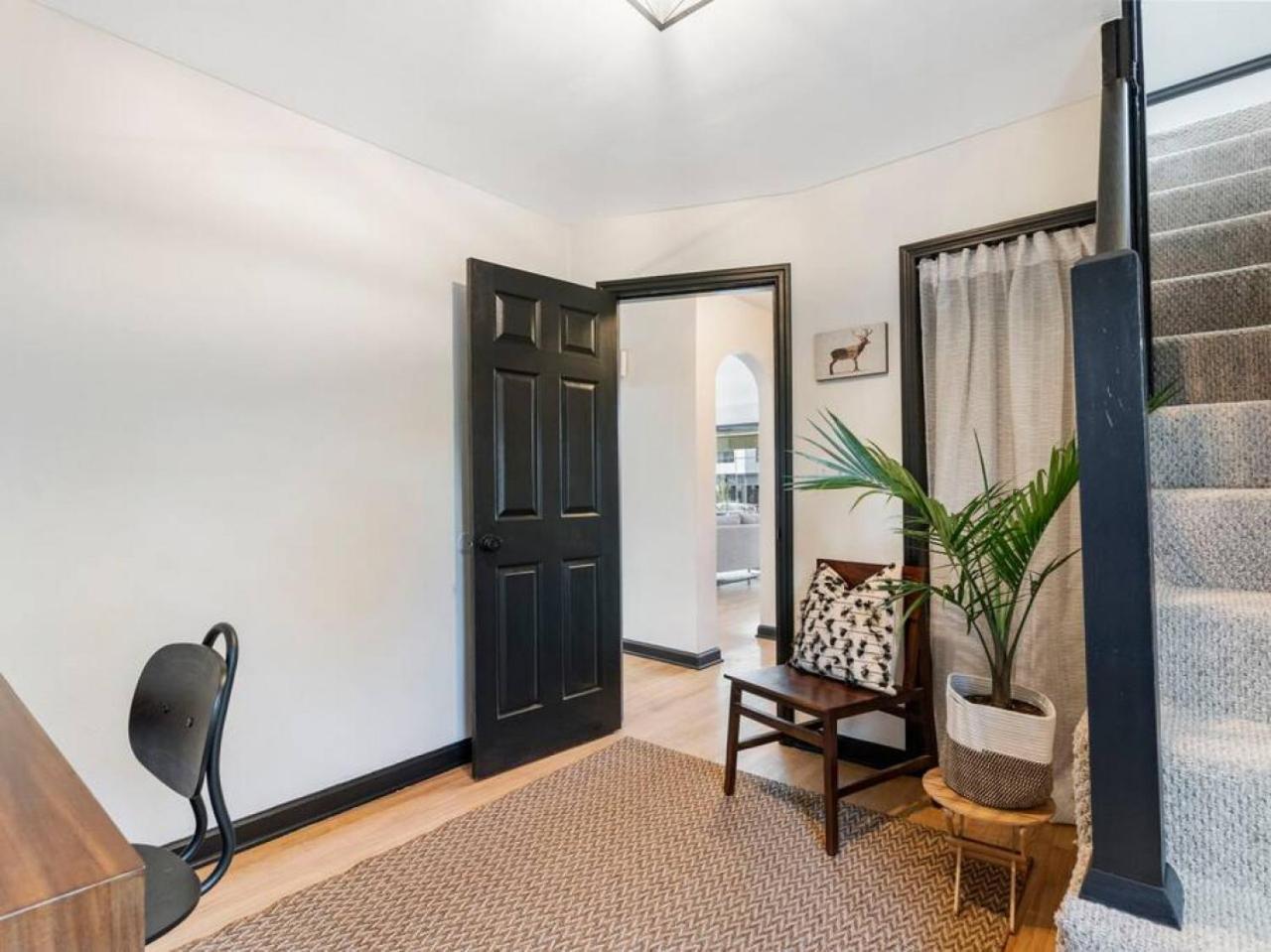 Picture Perfect Bungalow In The Heart Of Dt Vancouver Zewnętrze zdjęcie