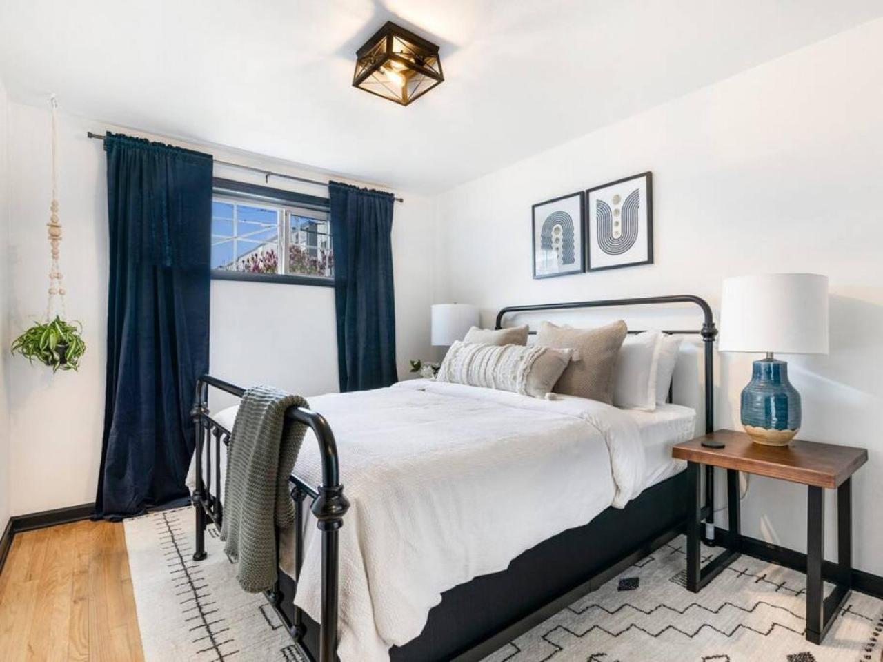 Picture Perfect Bungalow In The Heart Of Dt Vancouver Zewnętrze zdjęcie