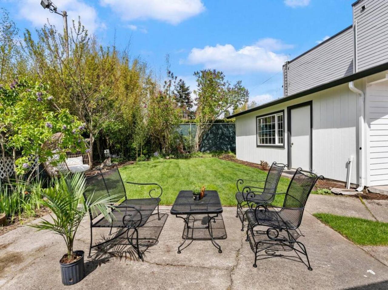 Picture Perfect Bungalow In The Heart Of Dt Vancouver Zewnętrze zdjęcie